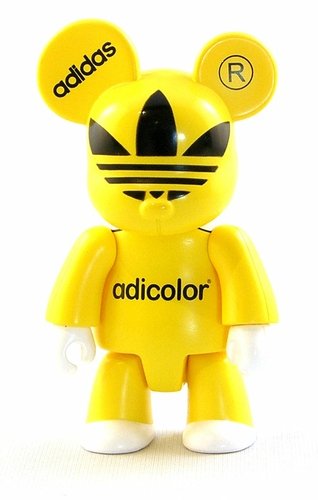 Adicolor Y5 figure by Adidas, produced by Toy2R. Front view.