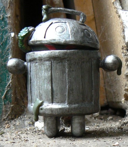 Android 3 - Monstercan figure by R3-Mb. Front view.
