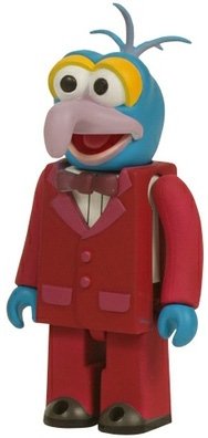 The Great Gonzo figure by Jim Henson, produced by Medicom Toy. Front view.