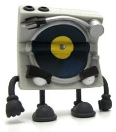 Mr. Spins (Studio Version) figure by Jeremy Madl (Mad), produced by Kidrobot. Front view.