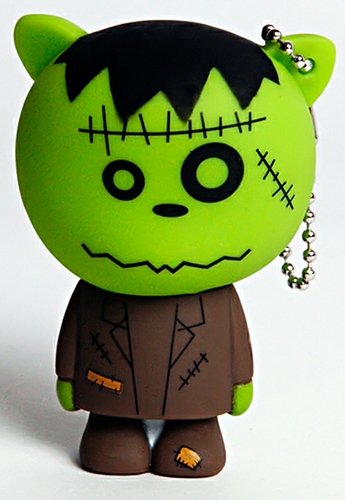 Boneco Frankenstein figure, produced by Monskey. Front view.