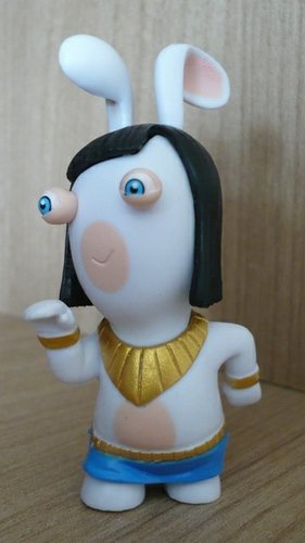 Egyptian Dancer Rabbid figure by Ubiart Toyz, produced by Ubisoft. Front view.