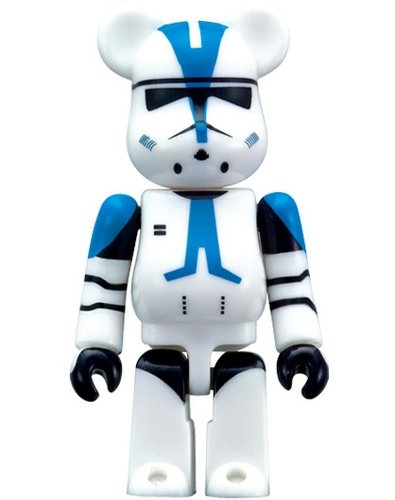 Clone Trooper EP3 70% Be@rbrick figure by Lucasfilm Ltd., produced by Medicom Toy. Front view.