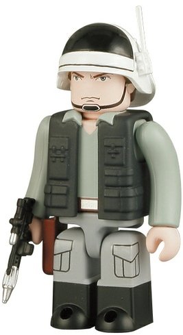 Rebel Trooper Kubrick figure by Lucasfilm Ltd., produced by Medicom Toy. Front view.