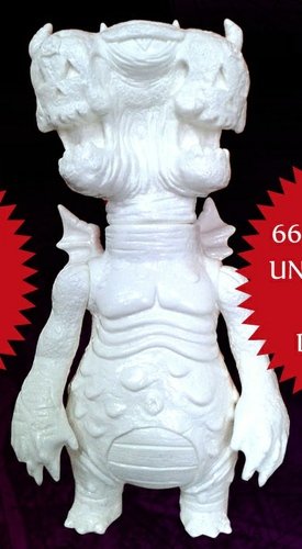 666 Anticristo - Unpaint Alvino figure by Frank Mysterio. Front view.