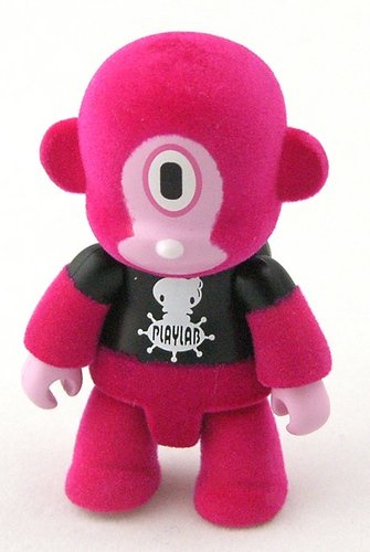 MonQee Playlab figure by Semper Fi & Rolito, produced by Toy2R. Front view.