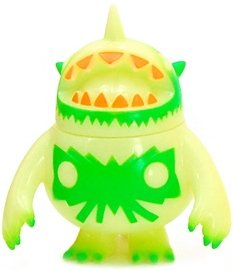 Pocl - Stitch figure by Kaijin, produced by Wonderwall. Front view.