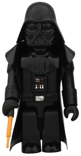Darth Vader Kubrick figure by Lucasfilm Ltd., produced by Medicom Toy. Front view.