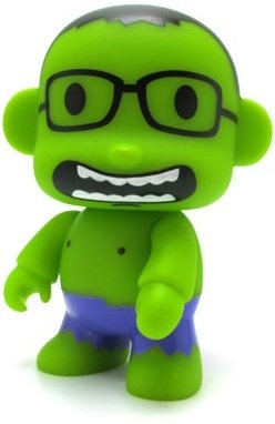 Raymond Hulk Mini Qee figure, produced by Toy2R. Front view.