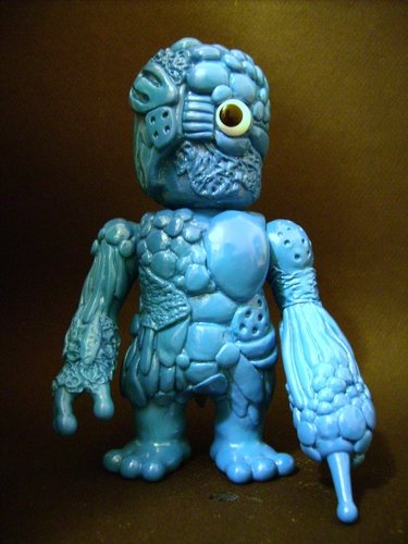 Mutant Chaos figure, produced by Realxhead. Front view.