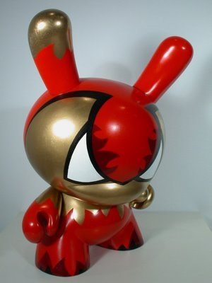 dunny figure by Mist. Front view.