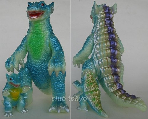Gorgo Glow Blue(Japan) figure by Yuji Nishimura, produced by M1Go. Front view.