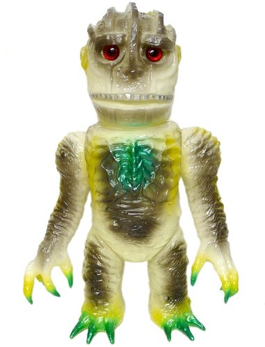 Garbage-X figure by Skull Head Butt, produced by Skull Head Butt. Front view.