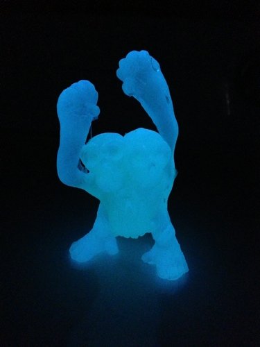 Skullatan - Blue Glow figure by Motorbot, produced by Deadbear Studios. Front view.