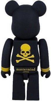 A Bathing Ape x mastermind JAPAN Be@rbrick 100% figure by Bape X Mastermind Japan, produced by Medicom Toy. Back view.