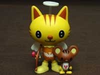 Angelly and Mousey figure by Devilrobots, produced by Sony Creative. Front view.