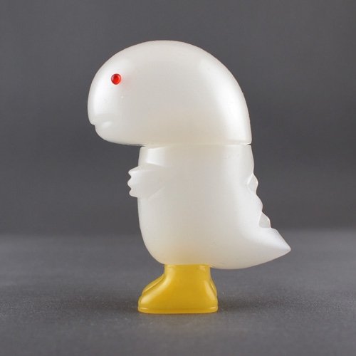 Amedas - Albino, Milky Clear w/ Yellow Boots figure by Chima Group, produced by Chima Group. Front view.