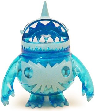Pocl - Blue & White figure by Kaijin, produced by Wonderwall. Front view.