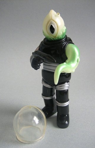Space Troopers - Seed - #039 figure, produced by Toygraph. Front view.