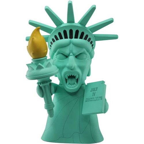 Statue of Liberty Weeping Angel figure by Matt Jones (Lunartik), produced by Titan Merchandise. Front view.