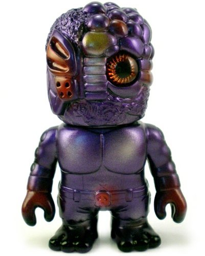 Mini Mutant Chaosman -  Metallic Purple figure by Mori Katsura, produced by Realxhead. Front view.