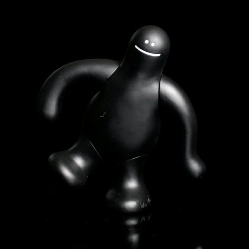 Shmoo Black  figure by Mark Gonzales, produced by Krooked X Thunderdog Studios. Front view.
