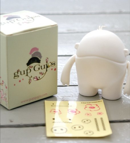 mini Gup Gup DIY figure, produced by Gup Gups Limited. Front view.
