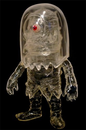 Helper - Clear figure by T9G X Tim Biskup, produced by Intheyellow. Front view.