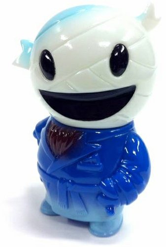 Pocket Invisiboy - Blue figure by Brian Flynn, produced by Super7. Front view.