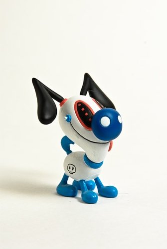 Robodog figure, produced by Pump Factory Japan. Front view.