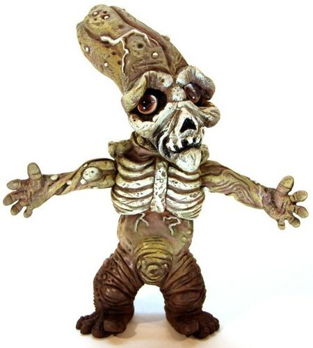 Mort figure by Leecifer. Front view.