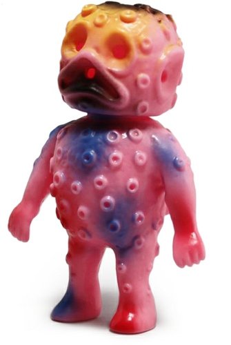 Cosmos Alien (Version A) – Mandarake Nakano exclusive figure by Cosmos Project, produced by Medicom Toy. Front view.