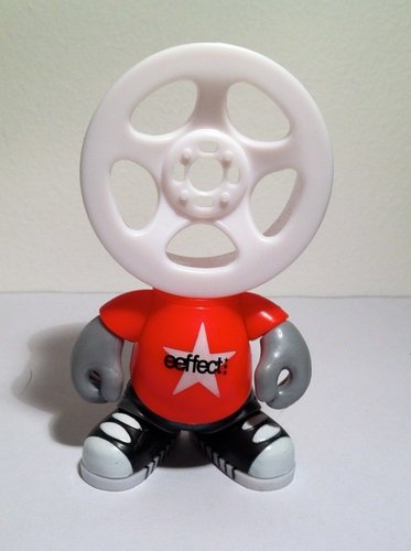 Wheel Headz Day figure by Eeffect, produced by Real Wheelz. Front view.