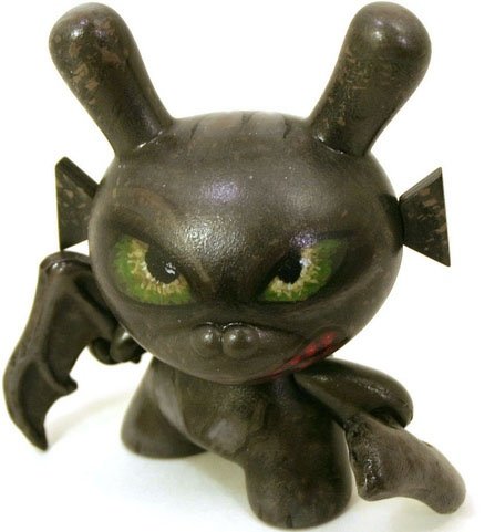 Night Fury Dunny #3 figure by Valleydweller. Front view.