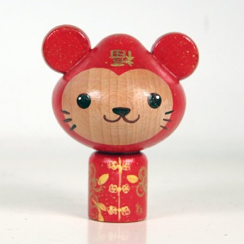 Lucky Mouse figure by Noferin. Front view.