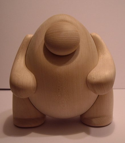 uniVate egg figure by Fash153, produced by The Catch It. Front view.
