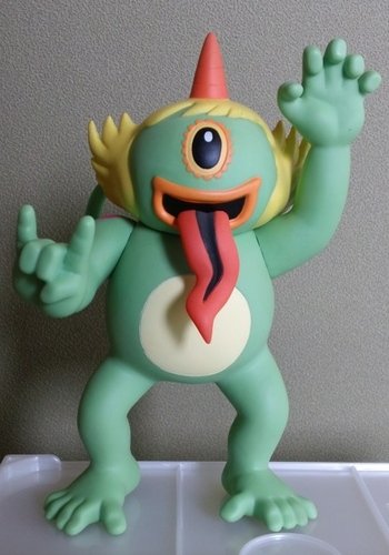 Monster figure by Shigeru Sugiura. Front view.
