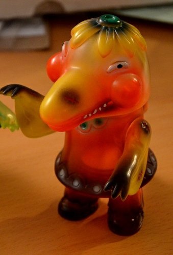 dolly the dolphin - autumnal nester figure by Bwana Spoons X Gargamel, produced by Gargamel X Grass Hut. Front view.