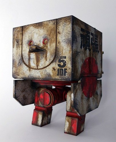JDF Mighty Square figure by Ashley Wood, produced by Threea. Front view.