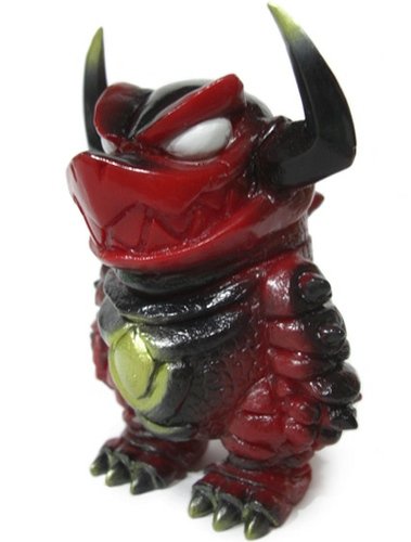 Mini Destdon (ミニデストドン) figure by Touma, produced by Monstock. Front view.