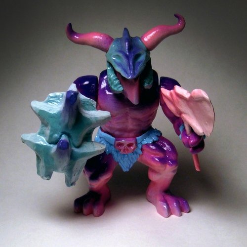 Pinklius figure by Monstrehero, produced by Monstrehero. Front view.
