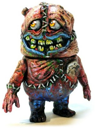 Blue Lipped Cadaver Kid figure by Leecifer. Front view.