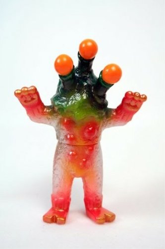 Mini Alien Argus - Mount Kobo Limited  figure by Mark Nagata, produced by Max Toy Co.. Front view.