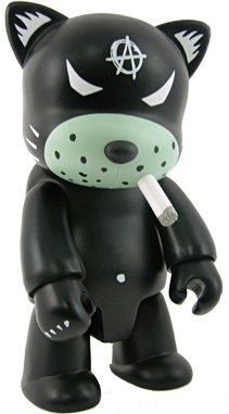Anarchy Smorkin Qee figure by Frank Kozik, produced by Toy2R. Front view.