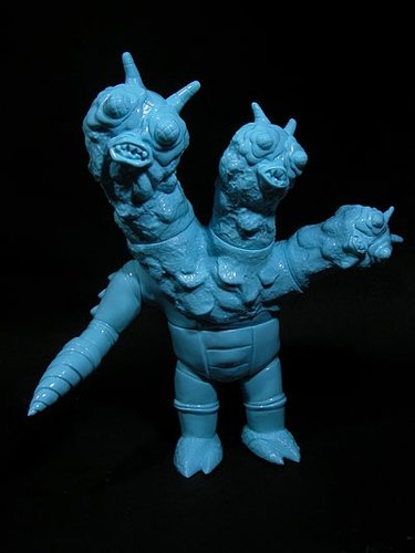 Kaiju Cyborg TORIONGA ver.1 - Unpainted Blue figure by Elegab, produced by Elegab. Front view.