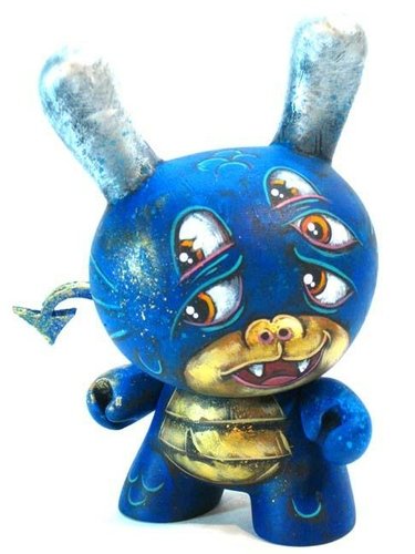 5 Eyed Dragon Dunny  figure by Leecifer. Front view.