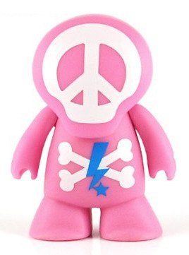 Coolz - Pink figure by Tabloid Hero, produced by Tabloid Hero. Front view.