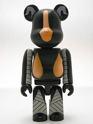 Zetton - Ultr@ Be@rbrick 100%  figure, produced by Medicom Toy. Front view.