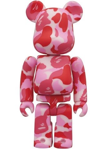 000BAPE11-P Be@rbrick 100% figure by Bape, produced by Medicom Toy. Front view.
