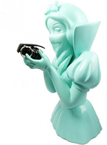 Bad Apple - Tiffany Blue, Tomenosuke Exclusive figure by Goin, produced by Mighty Jaxx. Front view.